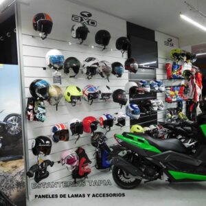mobiliario tiendas de motos